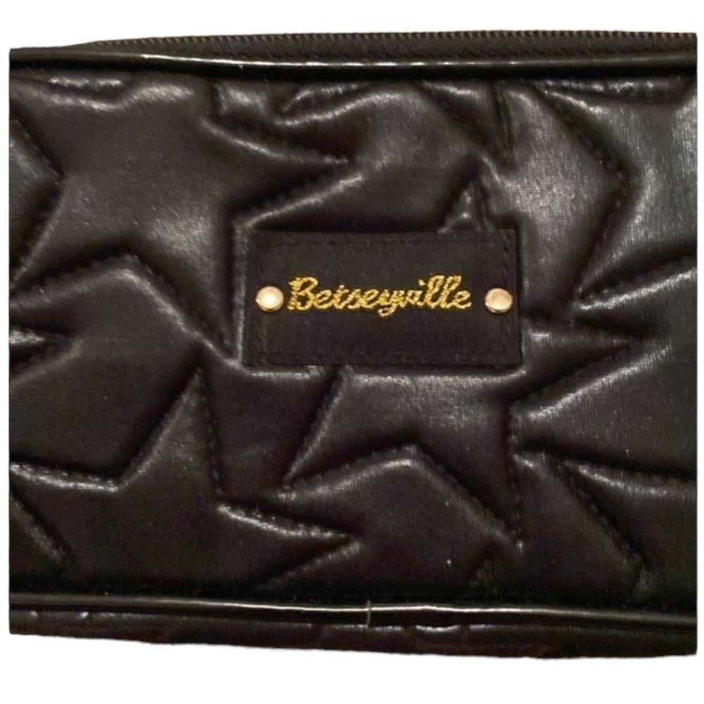 EUC Betsey Johnson  Besteyville, Black, Star Makeup Bag - Picture 3 of 8